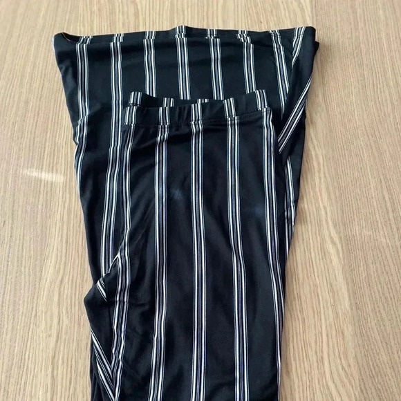 🆕Boho Vibes Black & White Stripe Flared Pants🆕 - Picture 7 of 10